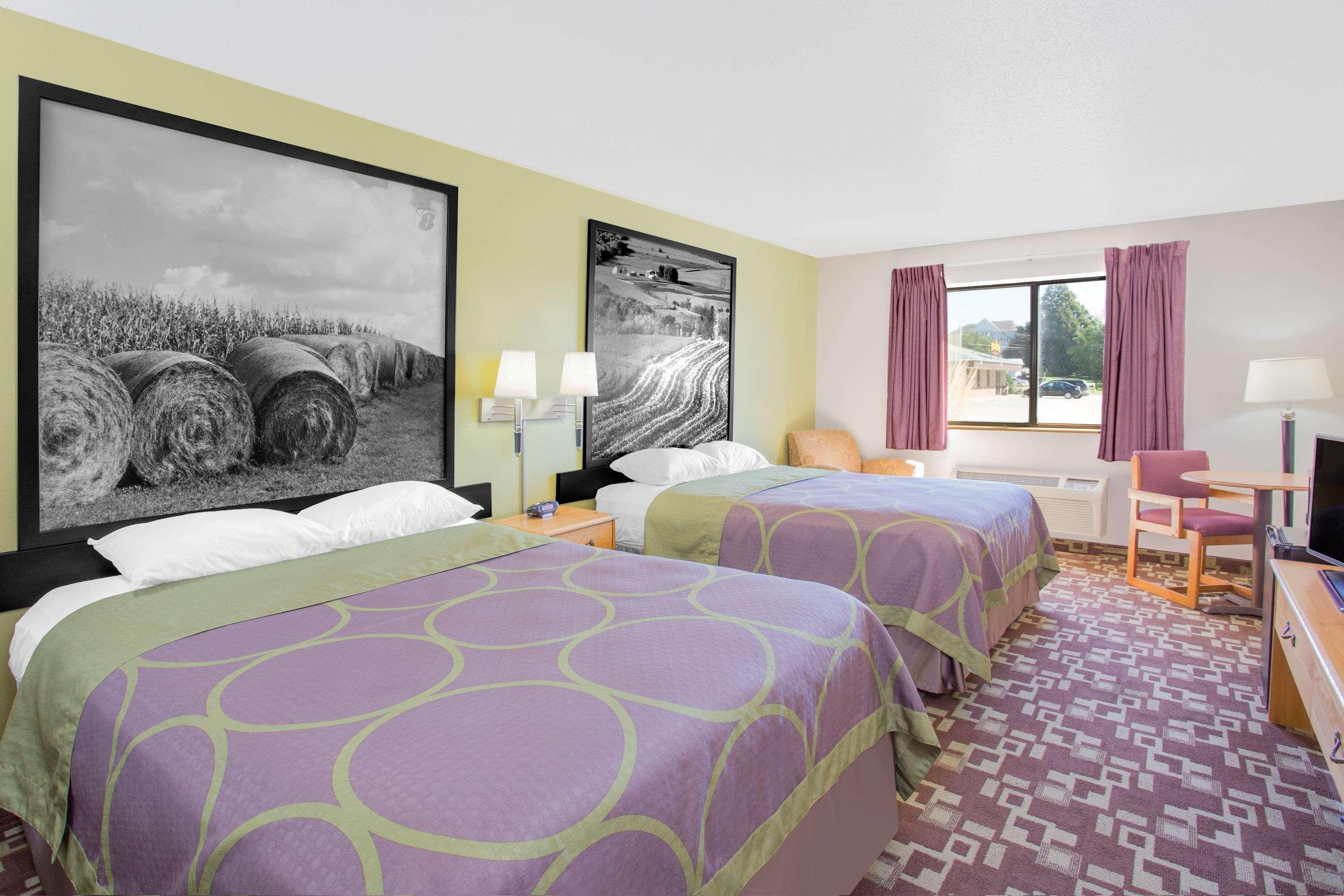 Super 8 By Wyndham Independence Ia Hotel Exterior photo